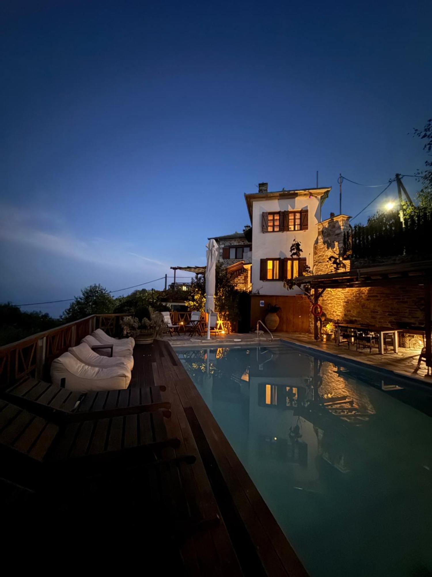 Adama Hotel Mourésion Buitenkant foto